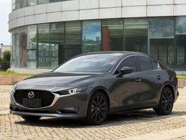 Mazda 3 2023, фото 1