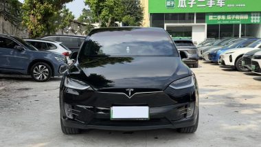 Tesla Model X 75D — фото 2