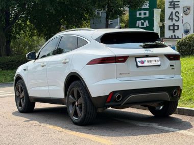 Jaguar E-PACE R-DYNAMIC S — фото 4