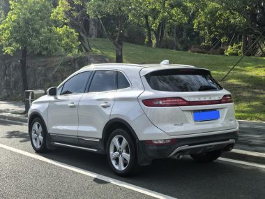 Lincoln MKC 2.0T 2WD Premium — фото 4