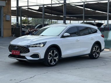 Ford Focus 2022, фото 1