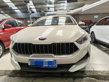 Kia K3 1.5L IVT — фото 2