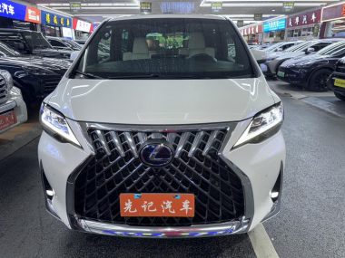Lexus LM 300h E-Four — фото 2