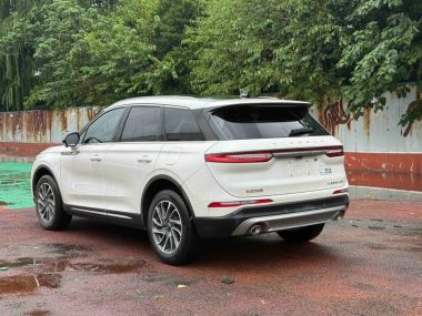 Lincoln Corsair 2.0T 2WD Premium — фото 4