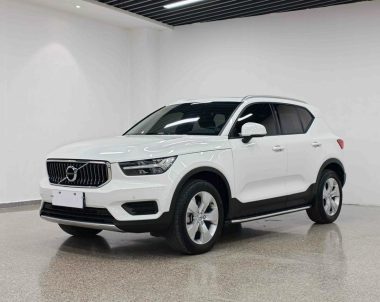 Volvo XC40 2022, фото 1