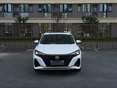 Changan Eado PLUS NE 1.4T GDI DCT — фото 2
