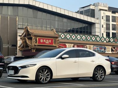 Mazda 3 2022, фото 1