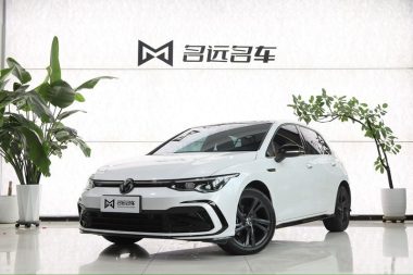 Volkswagen Golf 2023, фото 1