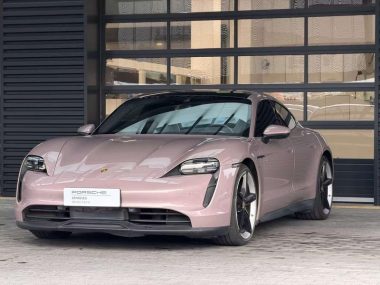 Porsche Taycan 2023, фото 1