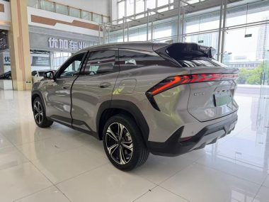 Geely Galaxy L7 1.5T DHT 115km — фото 4