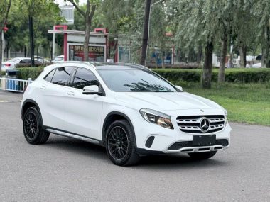 Mercedes-Benz GLA 200 Dynamic — фото 3