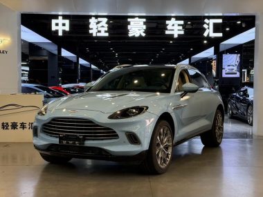 Aston Martin DBX 2022, фото 1