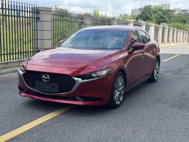 Mazda 3 2023, фото 1