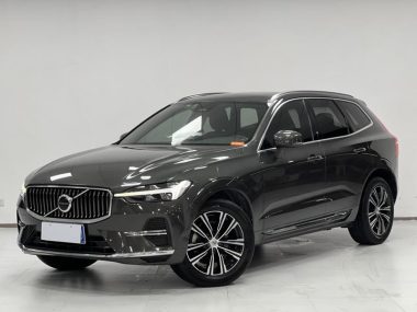 Volvo XC60 2022, фото 1