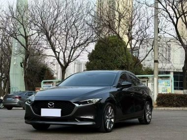 Mazda 3 2023, фото 1