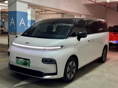 Geely Galaxy L380 2024, фото 1