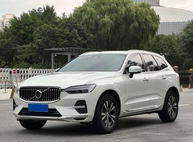 Volvo XC60 2024, фото 1