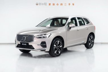 Volvo XC60 2026, фото 1