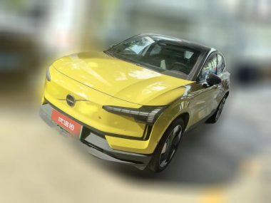 Volvo EX30 2024, фото 1