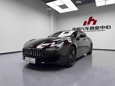 Maserati Ghibli 2019, фото 1