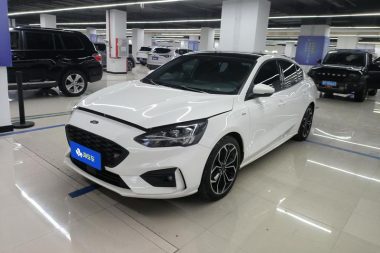 Ford Focus 2022, фото 1
