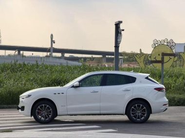 Maserati Levante 3.0T — фото 3