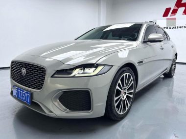 Jaguar XFL 2024, фото 1