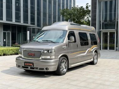GMC Savana 2019, фото 1