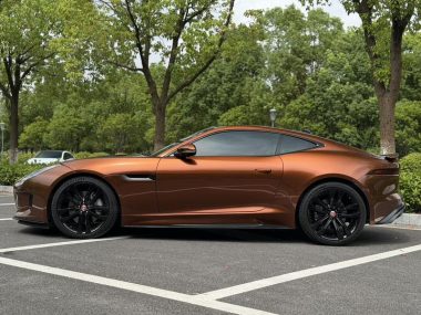 Jaguar F-TYPE 2.0T — фото 4
