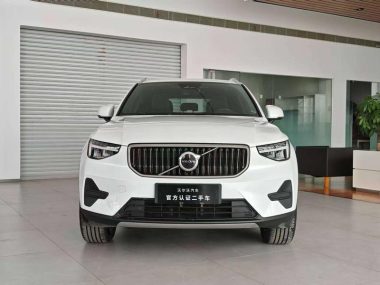 Volvo XC40 B3 — фото 2