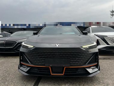 Changan UNI-V 1.5T Sport — фото 2