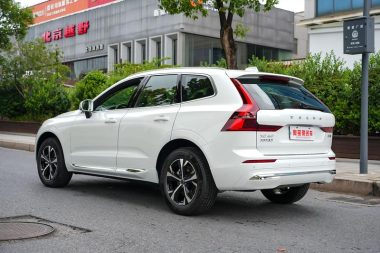 Volvo XC60 B5 4WD Zhiyi Luxury — фото 4