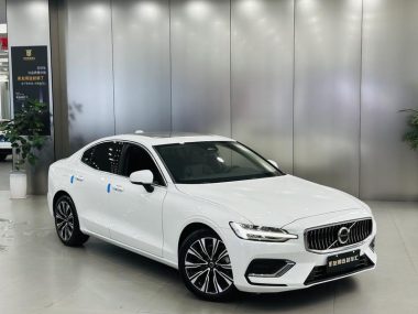 Volvo S60 B4 — фото 3