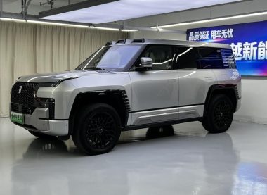 Yangwang U8 2024, фото 1