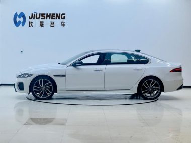 Jaguar XFL 2.0T P300 — фото 3