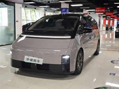Li Auto MEGA 2025, фото 1
