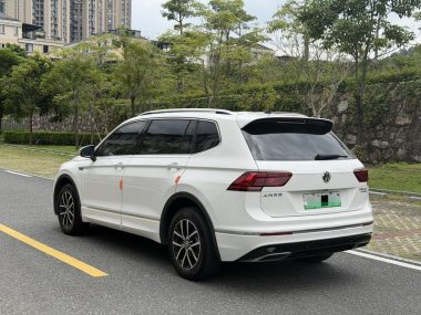 Volkswagen Tiguan L 430PHEV — фото 4