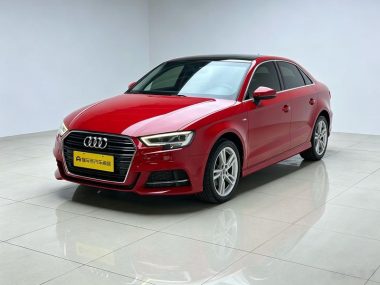 Audi A3 2019, фото 1