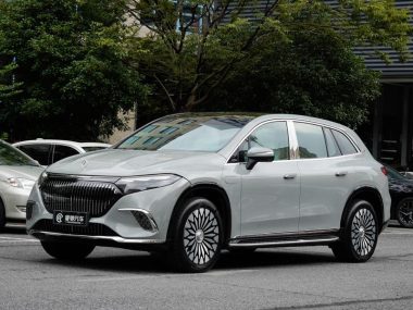 Mercedes-Benz EQS SUV 2026, фото 1