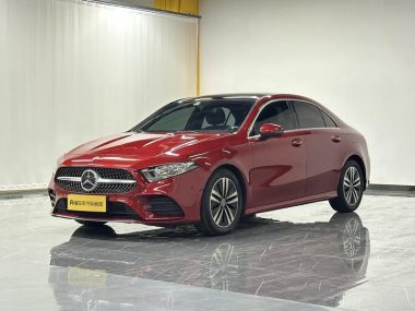 Mercedes-Benz A-Class 2019, фото 1