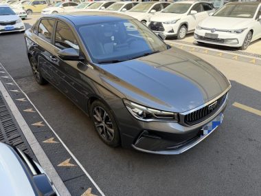 Geely Emgrand 4 1.5L CVT — фото 3