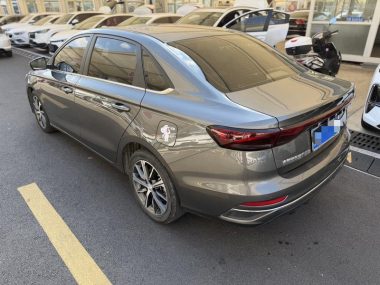 Geely Emgrand 4 1.5L CVT — фото 4