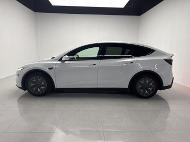Tesla Model Y L Standard — фото 4