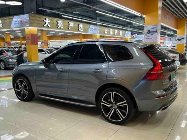 Volvo XC60 T8 E — фото 3
