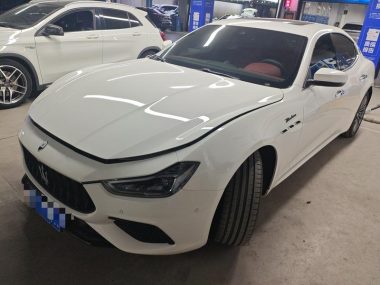 Maserati Ghibli 2023, фото 1