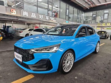 Ford Focus 2023, фото 1