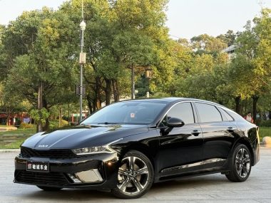 Kia K5 2022, фото 1