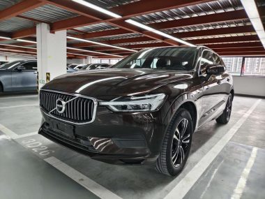 Volvo XC60 2018, фото 1