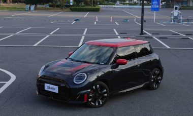 MINI JCW 2025, фото 1