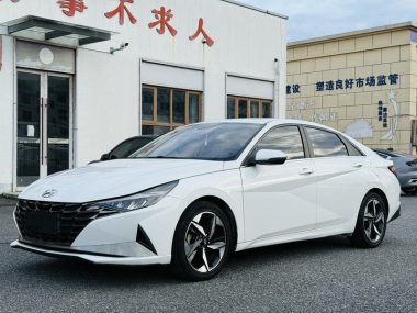 Hyundai Elantra 2022, фото 1